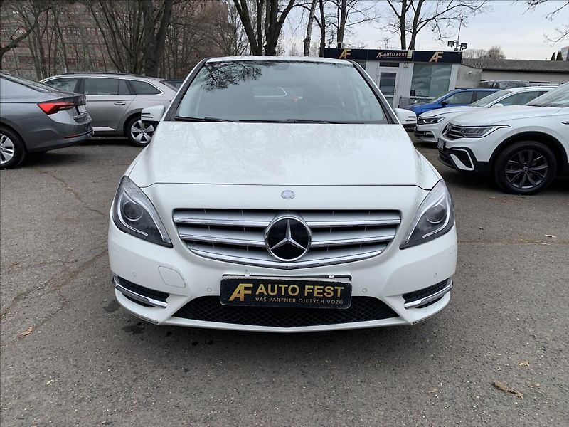 Mercedes-Benz Třídy B 1,6 B180 ČR - fotka 2 z 17