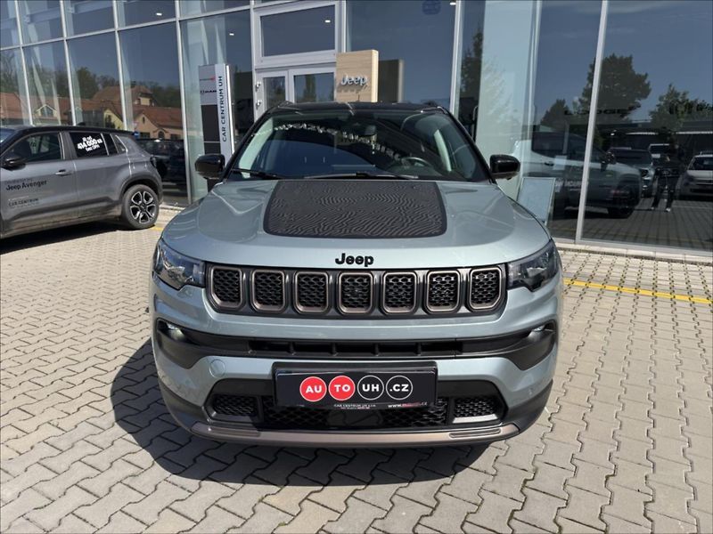 Jeep Compass 1,5 130k Upland  e-Hybrid - fotka 2 z 14