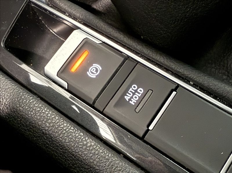 Volkswagen Tiguan 1,5 TSI NAVIGACE - fotka 11 z 23