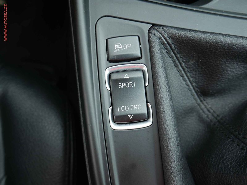 BMW Řada 1 (2015) 1.5D, Navigace, výhřev - fotka 19 z 22