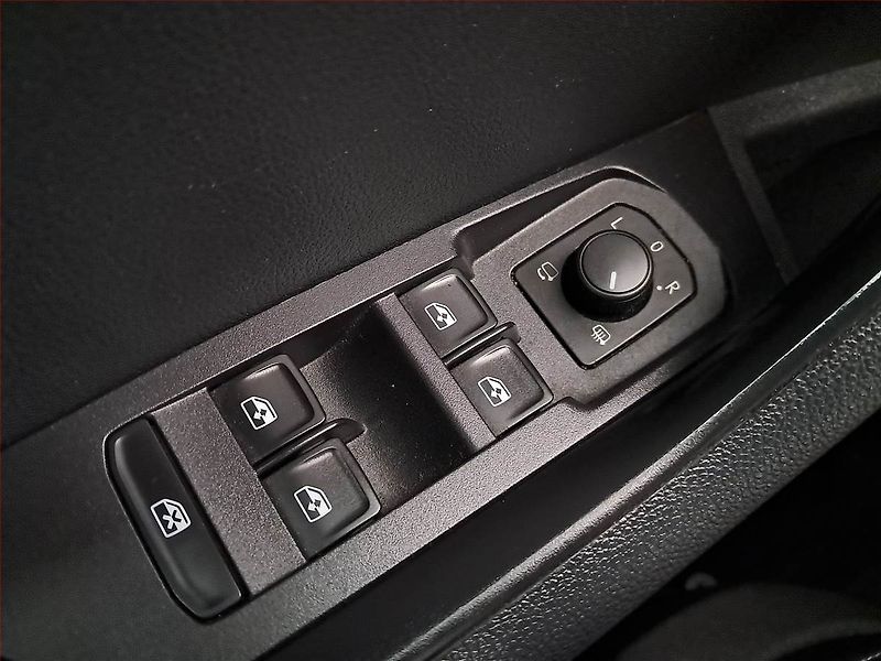 Škoda Karoq (2020) 1.5 TSI - fotka 17 z 20