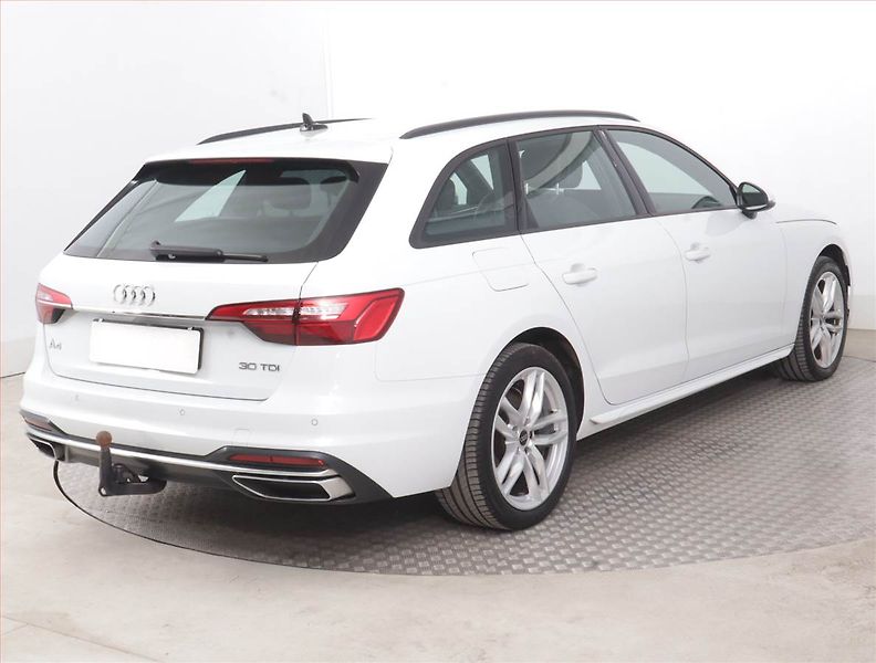 Audi A4 (2024) 2.0 TDI - fotka 5 z 16
