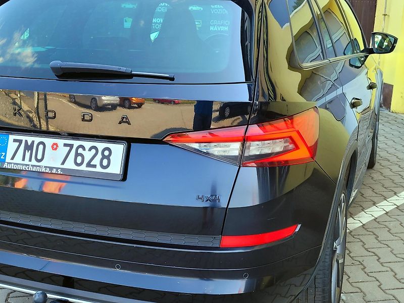 Škoda Kodiaq CZ,1maj,4x4, Sport-Line 140kW - fotka 9 z 48