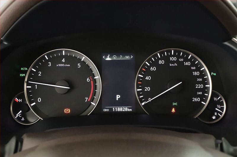 Lexus RX 400h (2016) 200t AWD - fotka 8 z 26