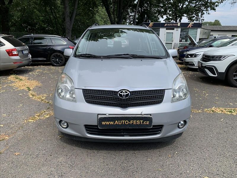 Toyota Corolla Verso 1,8 i ČR,1.MAJITEL - fotka 2 z 17