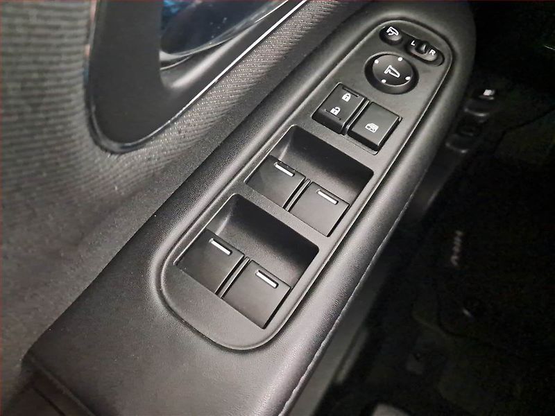 Honda HR-V (2019) Elegance 1.5 i-VTEC, ČR,1.maj - fotka 17 z 20