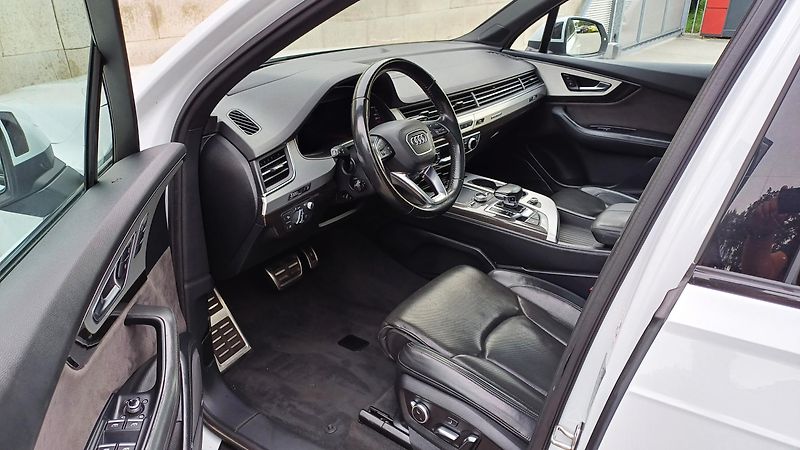 Audi SQ7 S-LINE 4.0 TDI 320kW 7míst. - fotka 9 z 50
