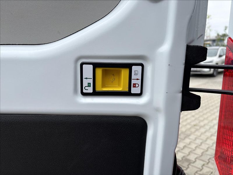 Ford Transit 2,0 EcoBle 96kW L3 - fotka 12 z 41