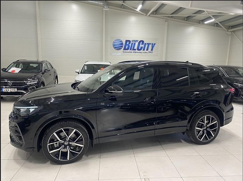 Volkswagen Tiguan 2.0TDI 4M R-LINE Harman/Kardon - fotka 2 z 14