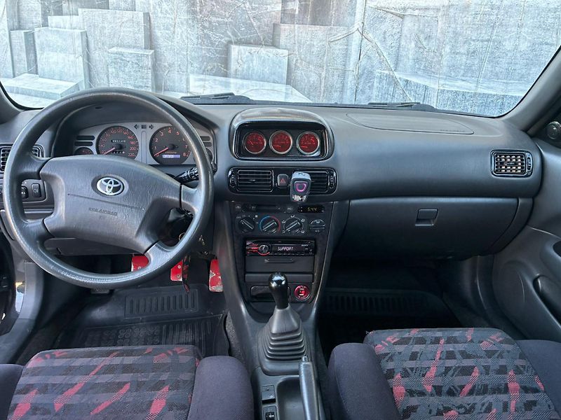 Toyota Corolla (2000) 1.4 LPG, 71KW - fotka 11 z 15