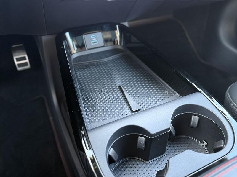 Ford Mustang Mach-E 92kWh Long Range Premium - fotka 32 z 35