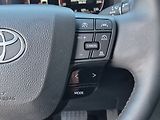 Toyota C-HR (2025) 2.0 HEV AWD Executive - náhled 14