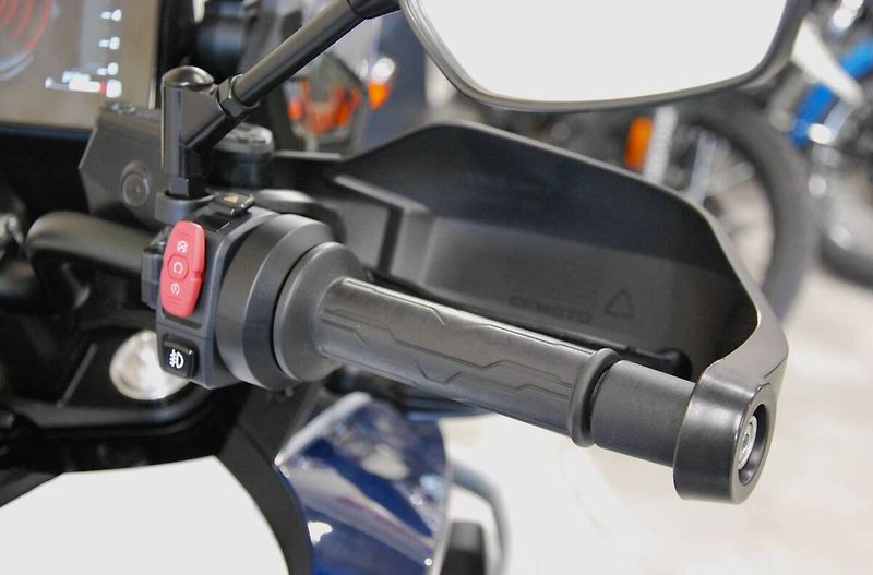 CFMOTO 800 MT (2024) 800MT Explore - DPH, po 1. maj - fotka 9 z 20