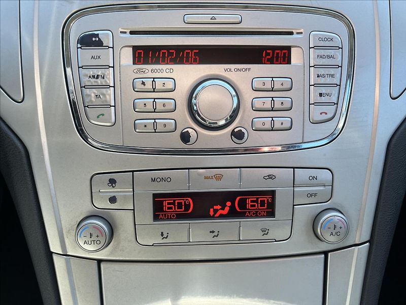 Ford Mondeo 2,0 TDCi KLIMA SERVIS ROZVODY - fotka 17 z 29