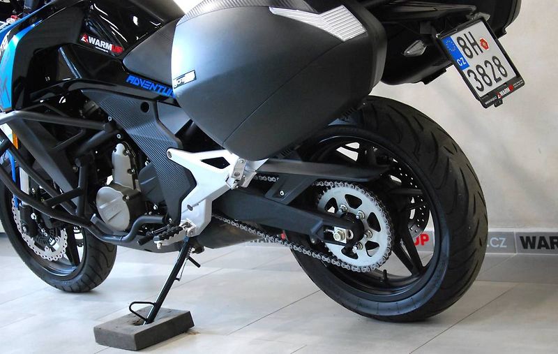 CFMOTO 650 MT (2020) 650MT Premium - hezký stav, pů - fotka 19 z 20
