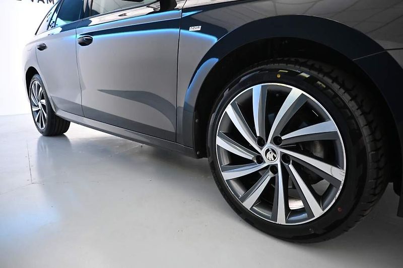 Škoda Octavia (2023) 2.0 LED DSG ACC TOUR VIRTUAL T - fotka 34 z 35
