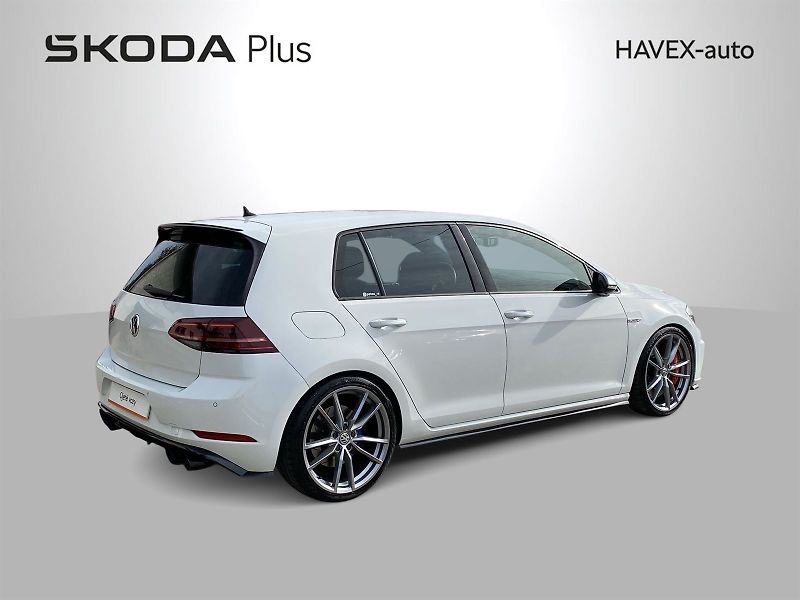 Volkswagen Golf (2019) 2.0 TSI DSG 4Motion R-Line - fotka 2 z 34