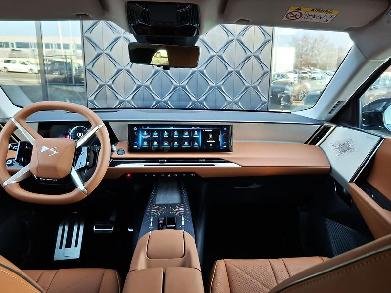 DS Automobiles DS N°8 (2026) ETOILE 350 k AWD LONG RANGE    - fotka 31 z 47