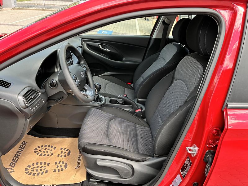 Hyundai i30 WG 1.0T-GDi 88kW ČR DPH TAŽNÉ  - fotka 11 z 24