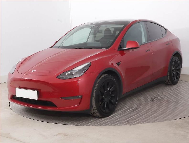 Tesla Model Y (2022) Long Range AWD 79kWh, SoH 91% - fotka 2 z 21