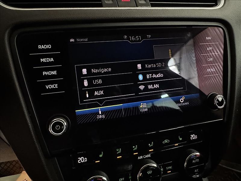 Škoda Octavia 2.0TDI 135kW 4x4 DSG L&K - fotka 24 z 44