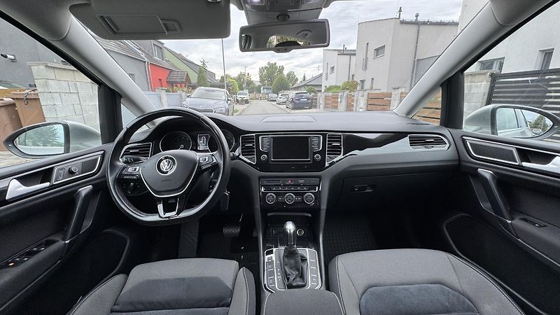 Volkswagen Golf Sportsvan (2015) Highline - fotka 9 z 12