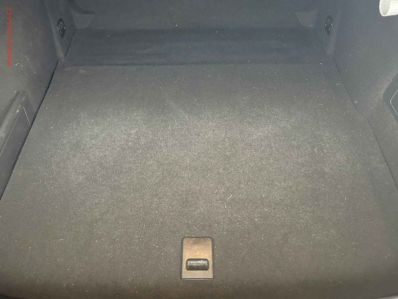 Volkswagen Passat (2015) 1.4TSi, 1.maj, LED, navi - fotka 7 z 18