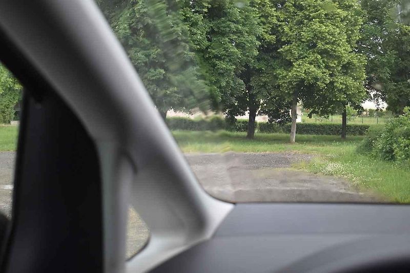 Tento Volkswagen Sharan je deset let starý. Nevypadá na to