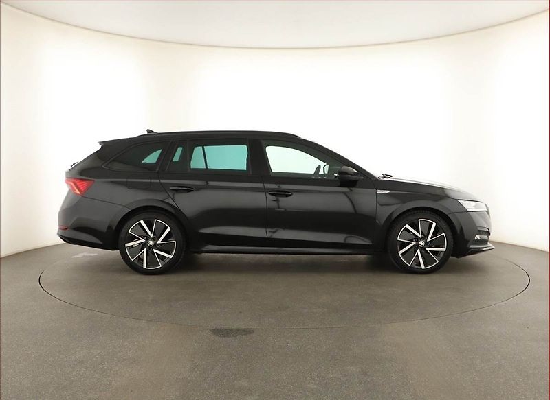 Škoda Octavia (2022) Sportline 2.0 TDI, Automat - fotka 6 z 17