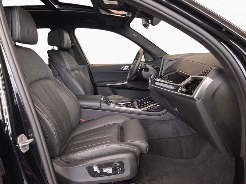 BMW X7 xDrive40i M-Sport ExDrive SkyL - fotka 6 z 16