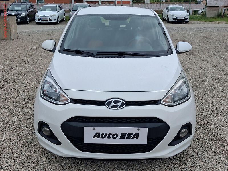Hyundai i10 (2014) 1.0 i, ČR, AC, temp - fotka 2 z 15