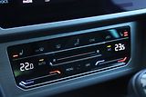 Volkswagen Passat (2022) 2.0 TDI 110kW manuál tažné - náhled 15