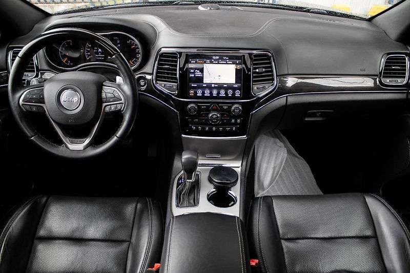 Jeep Grand Cherokee - fotka 12 z 23