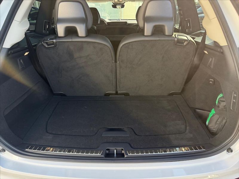 Volvo XC90 (2026) 2,0 XC90T8 Ultra Dark   5672 - fotka 12 z 13