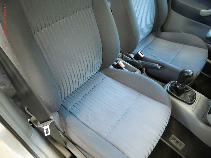 Škoda Octavia (1999) 1.8i, ČR - fotka 11 z 16