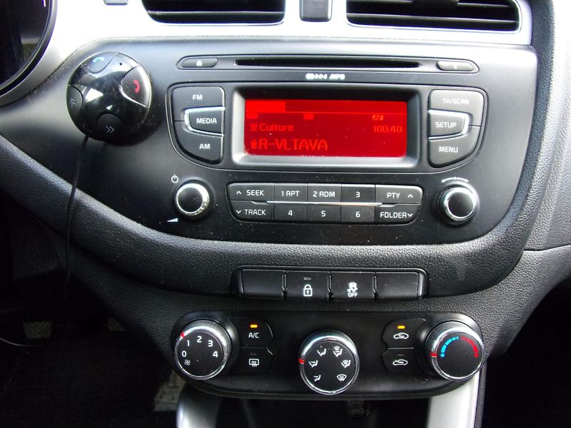 Kia Ceed 1.4 CRDi 66kW PŮVOD ČR  2xKOLA - fotka 11 z 23
