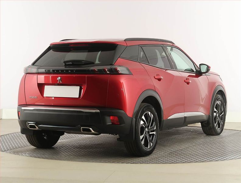 Peugeot 2008 (2022) 1.2 PureTech, Automat, ČR - fotka 5 z 25