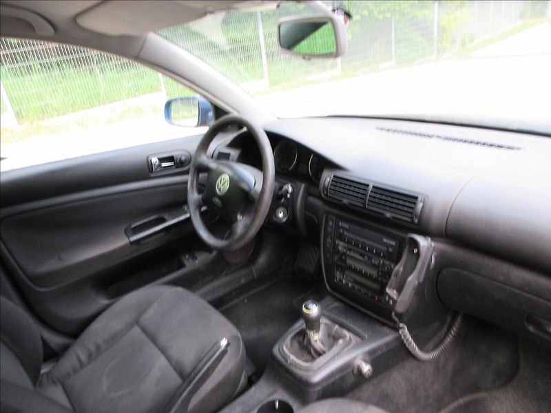 Volkswagen Passat 1,9 TDi, Klima, Vyhř. sed. - fotka 14 z 25
