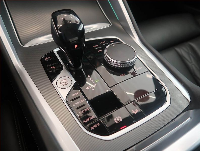 BMW X6 (2021) xDrive30d, ACC, Výhřev, Kamera - fotka 13 z 20