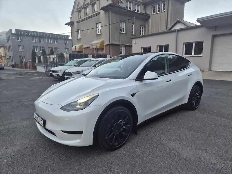 Tesla Model Y RWD 220kw TZ SOH 93,1 % - fotka 2 z 50