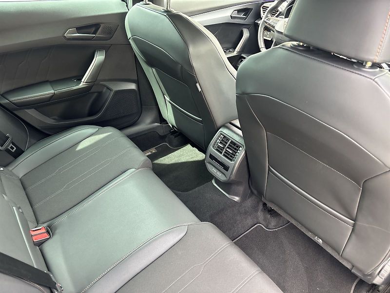 Cupra Formentor (2024) 1.5 TSI DSG - fotka 10 z 32