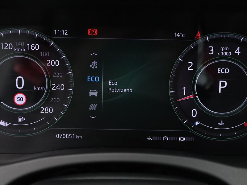 Jaguar XE 2,0 P300 221kW R-Dynamic DPH - fotka 26 z 43
