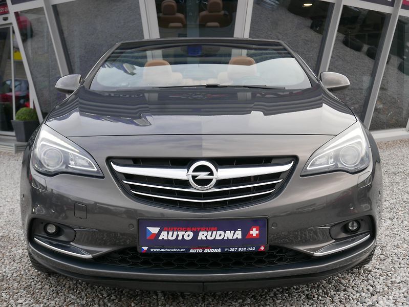Opel Cascada 1,4 Turbo Cosmo REZERVACE - fotka 4 z 45