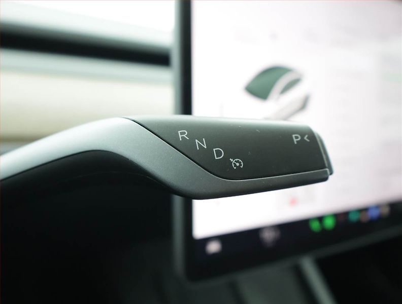 Tesla Model 3 (2021) Long Range 4WD 82kWh, SoH 85% - fotka 13 z 21