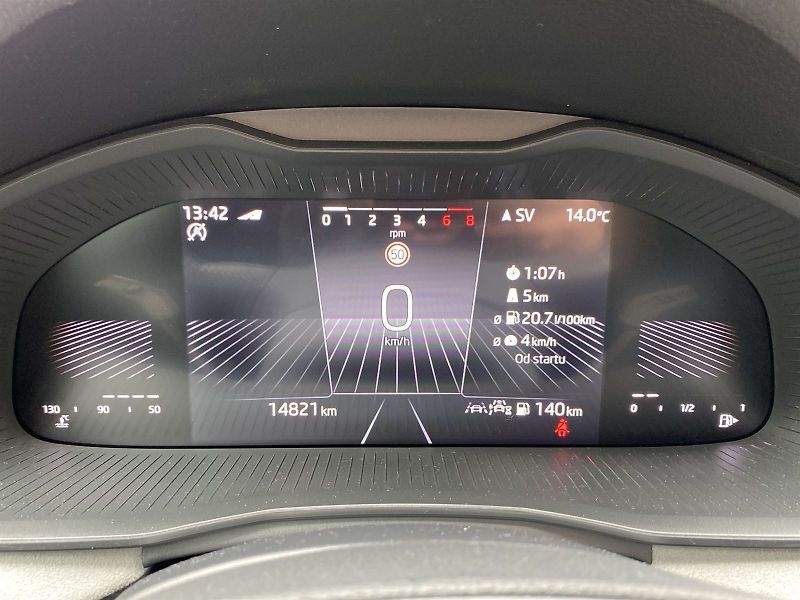 Škoda Scala (2025) 1.0 TSI Top Selection - fotka 11 z 35