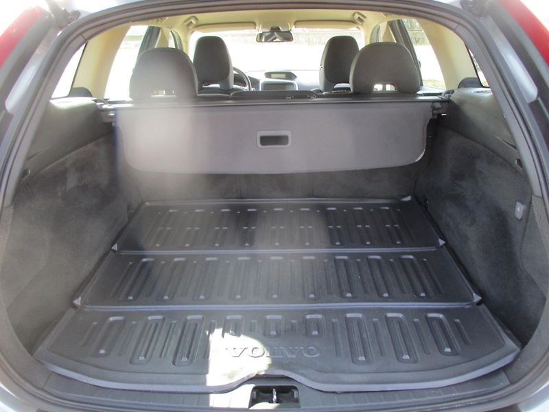 Volvo XC60 2.4 D5*136kW*AWD*197TKM*6MAN.P - fotka 34 z 48