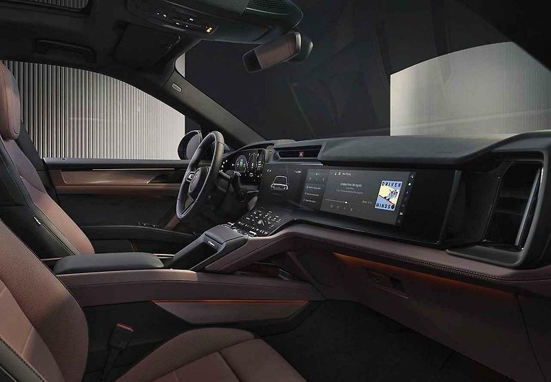 Nové Porsche Cayenne v nového showroomu značky v Praze-Ořechu.
