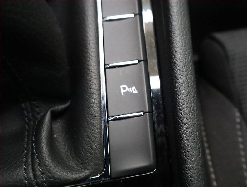 Škoda Superb (2016) 2.0 TDI 4x4, 4X4, Bi-Xenony - fotka 22 z 28