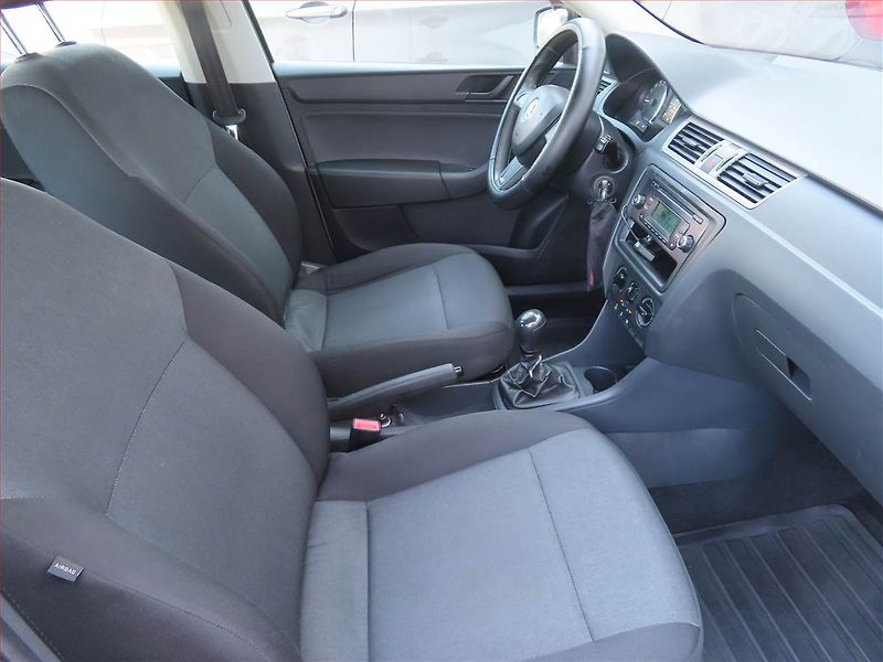 Škoda Rapid (2014) Spaceback 1.6 TDI - fotka 9 z 15