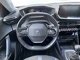 Peugeot 2008 (2020) 1.2 PT, Allure, navi, kamera - náhled 11